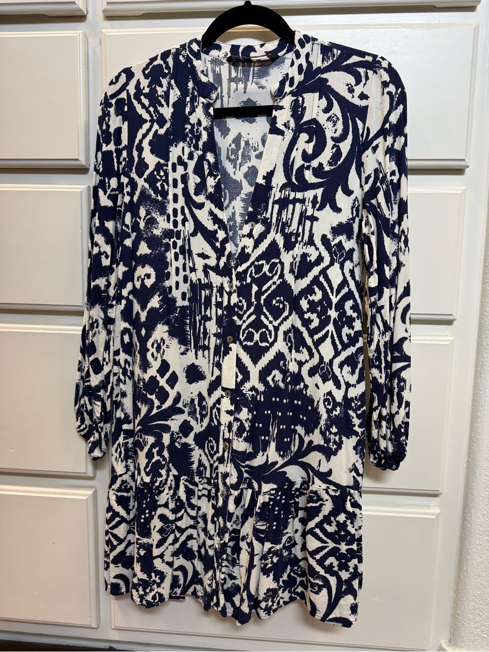Zara Navy and White Printed V-Neck Women’s Dress